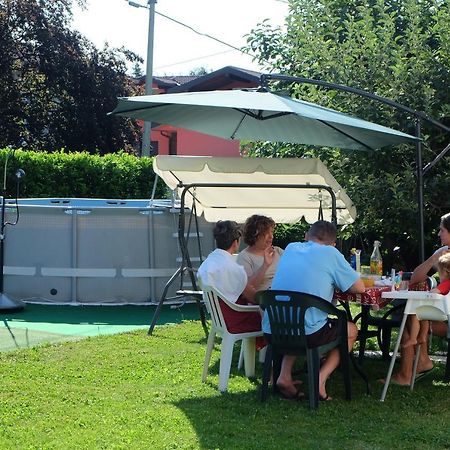 Aria Di Casa B&B Cantù Екстериор снимка