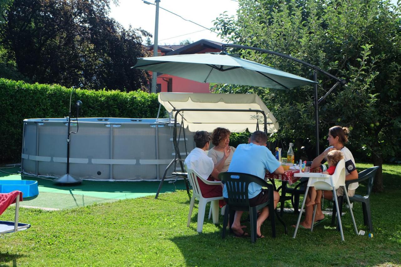 Aria Di Casa B&B Cantù Екстериор снимка