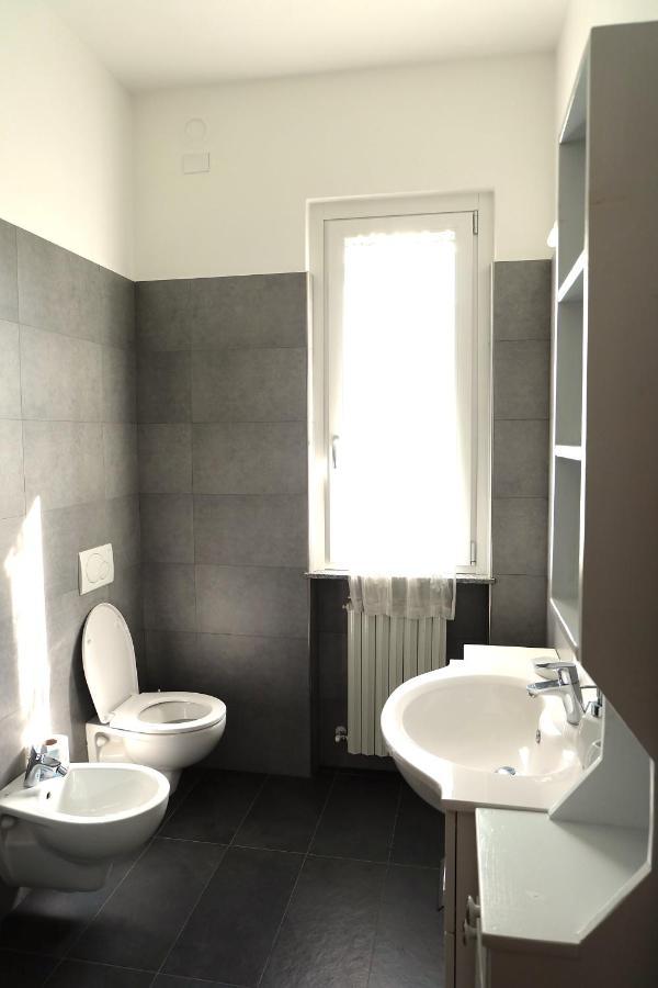 Aria Di Casa B&B Cantù Екстериор снимка