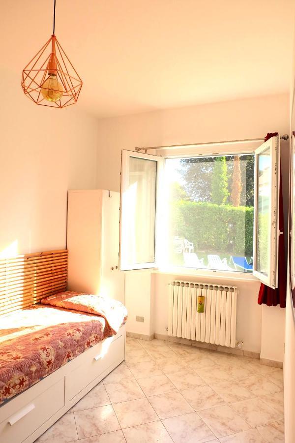 Aria Di Casa B&B Cantù Екстериор снимка