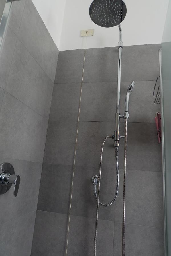 Aria Di Casa B&B Cantù Екстериор снимка