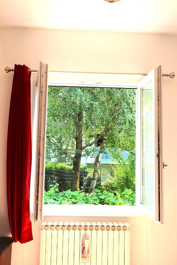 Aria Di Casa B&B Cantù Екстериор снимка