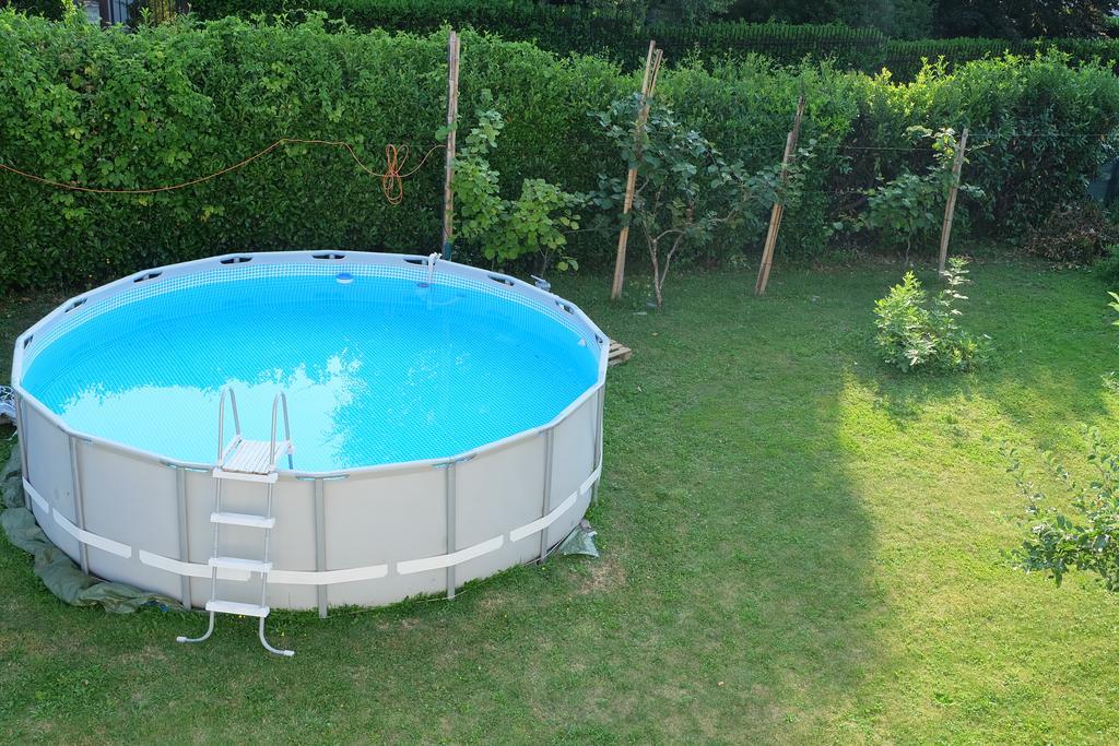 Aria Di Casa B&B Cantù Екстериор снимка