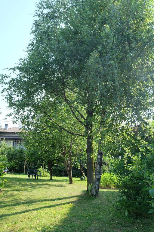 Aria Di Casa B&B Cantù Екстериор снимка
