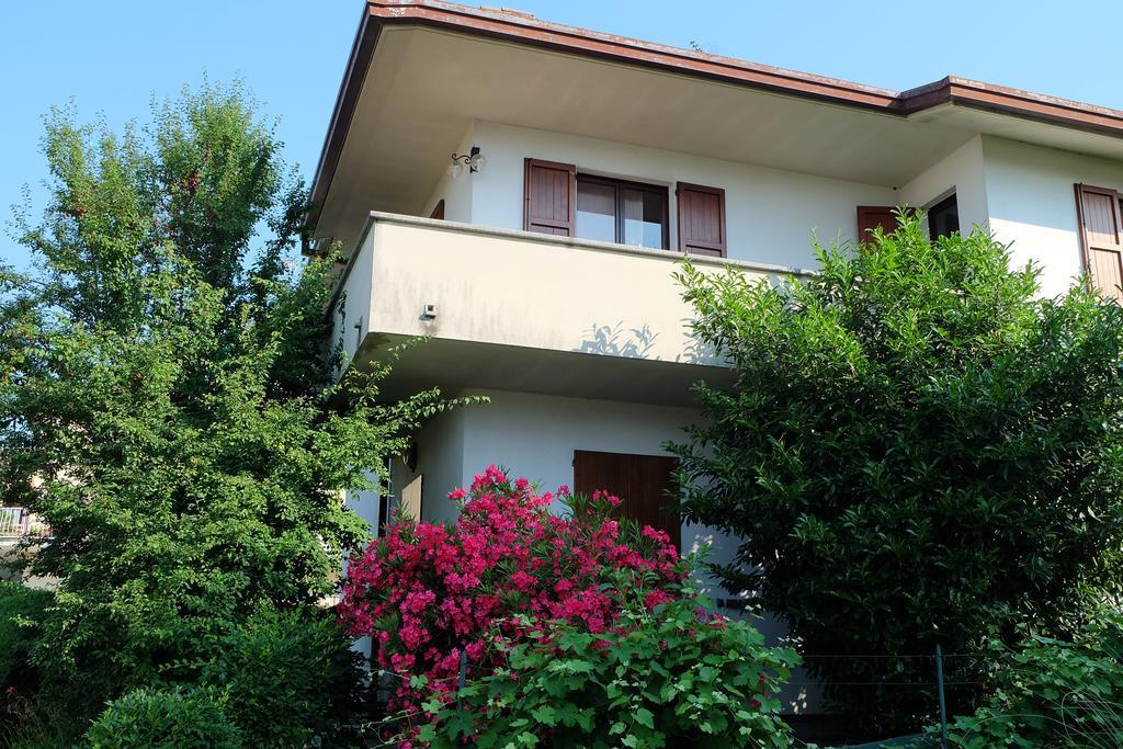Aria Di Casa B&B Cantù Екстериор снимка