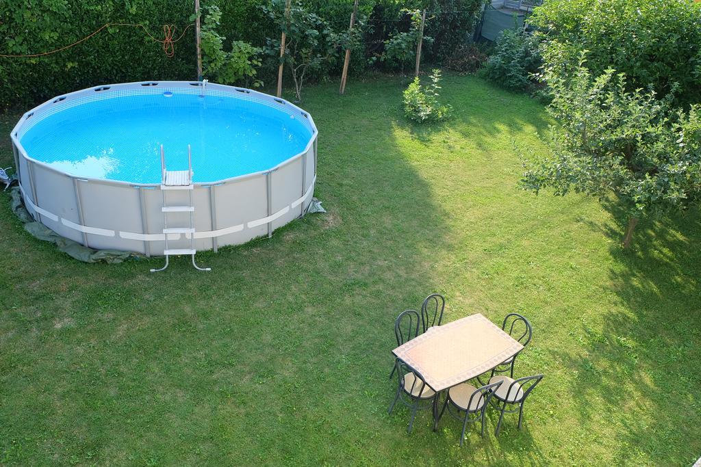 Aria Di Casa B&B Cantù Екстериор снимка