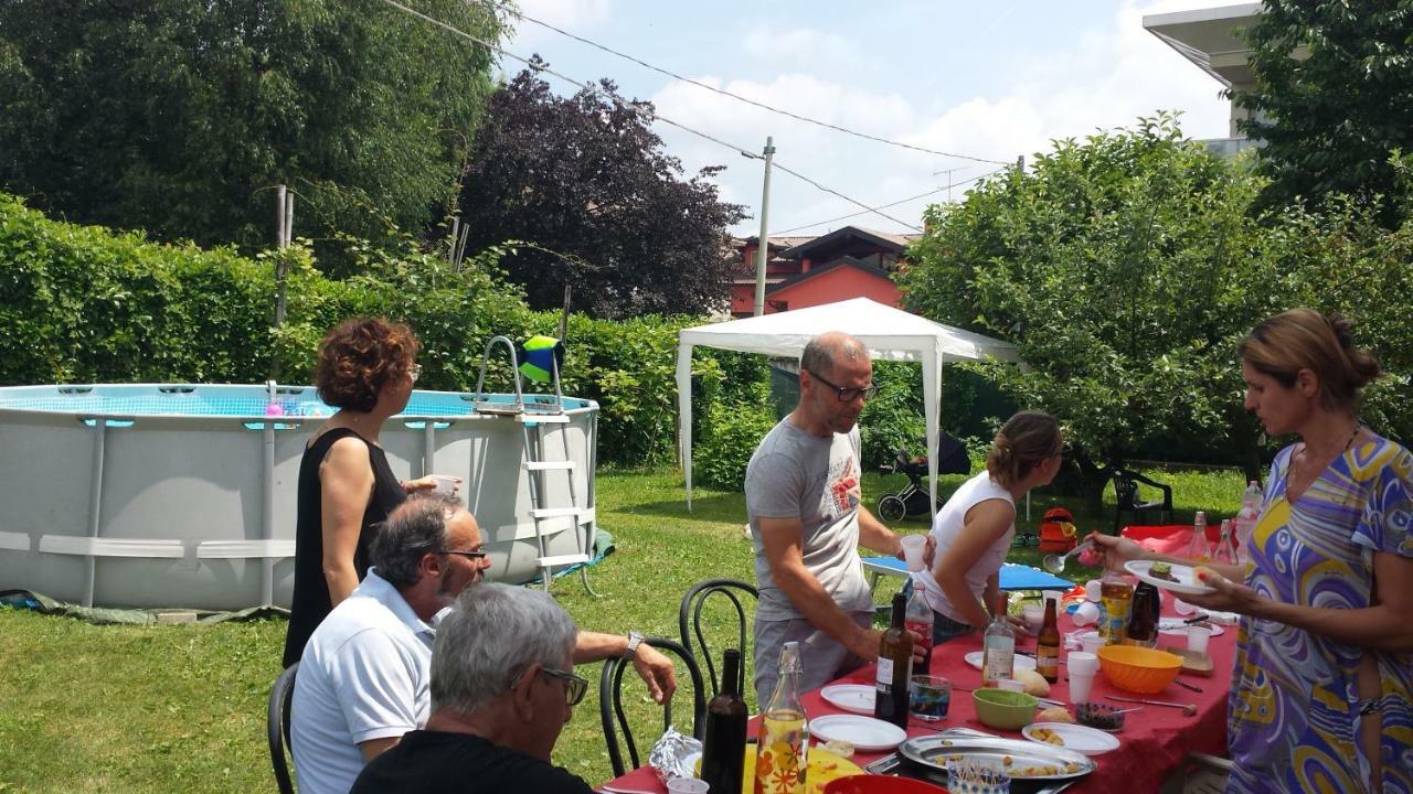 Aria Di Casa B&B Cantù Екстериор снимка